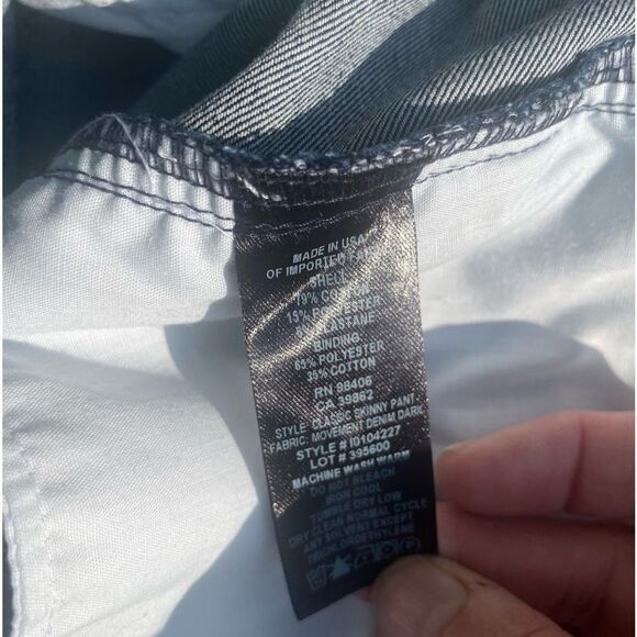 Theroy Wm’s Sz 6 Blue Dark Wash Bootleg Denim Jeans - Picture 5 of 5